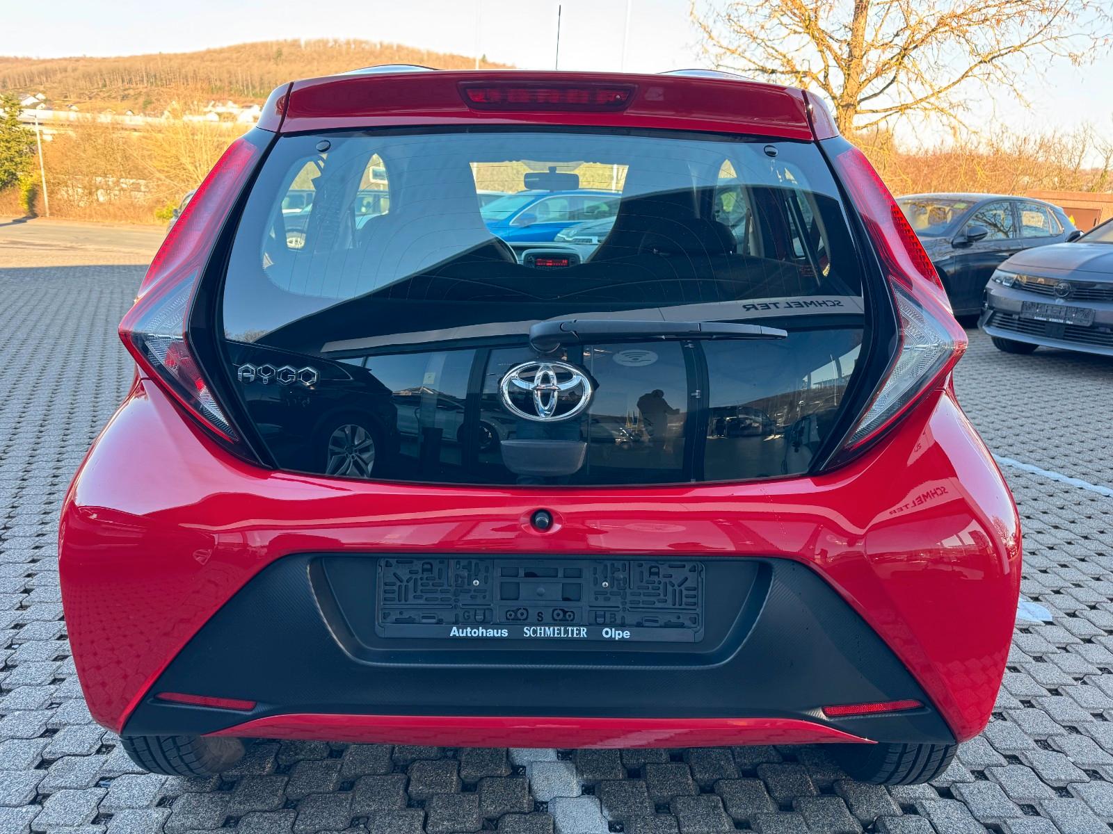 Toyota Aygo AYGO x-business