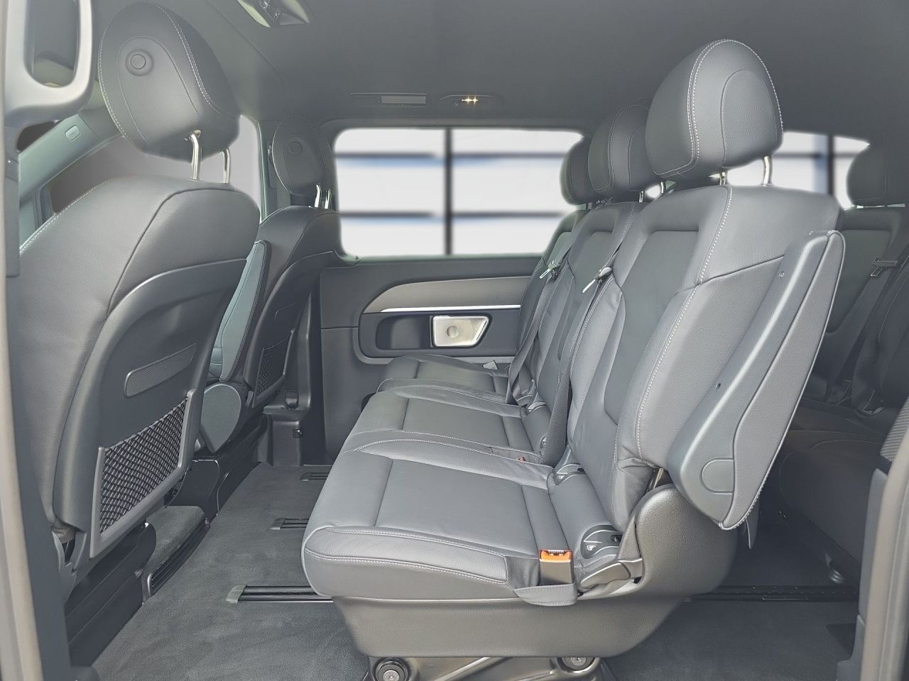 Fahrzeugabbildung Mercedes-Benz V 300 d AVG/L*Allrad*8-Sitzer*AHK*Standheizung*3