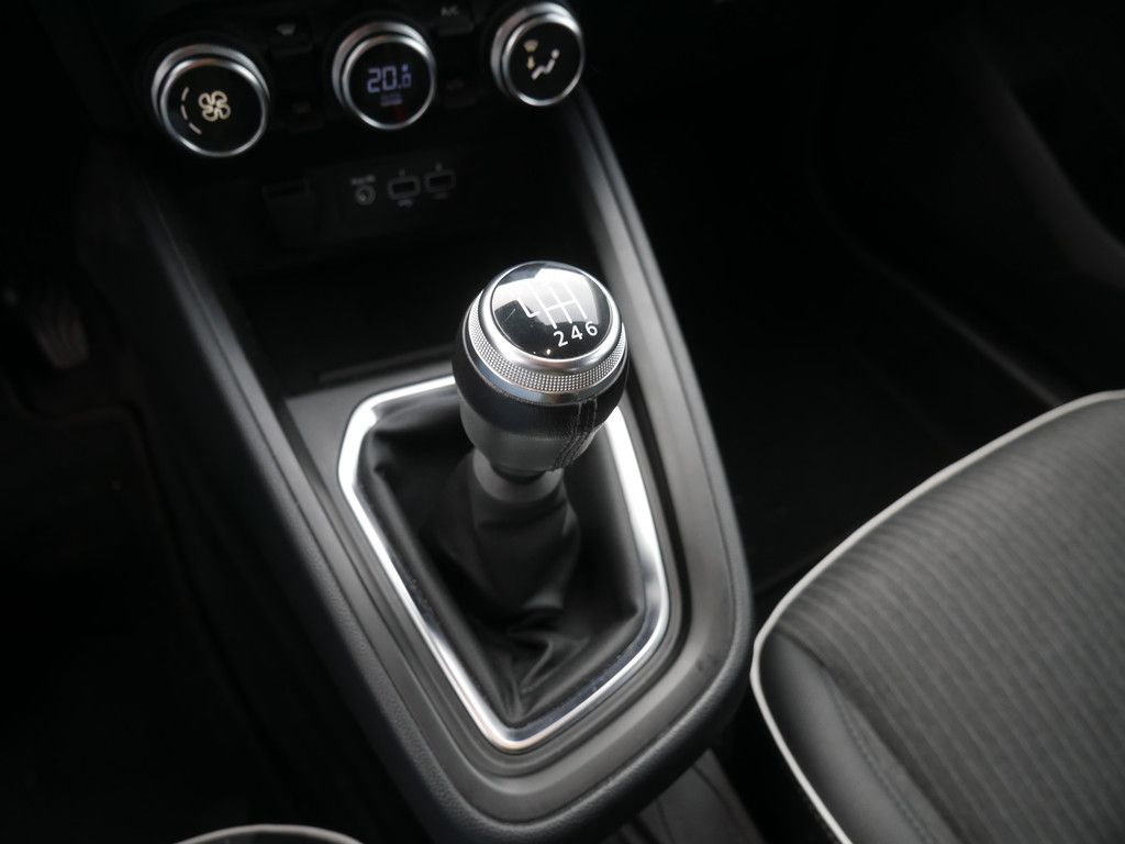 Fahrzeugabbildung Renault Clio Intens TCe 90 KEYLESS PDC SHZ KAMERA LED