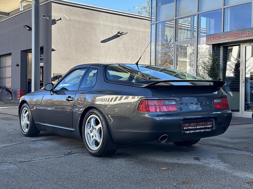 Porsche 968