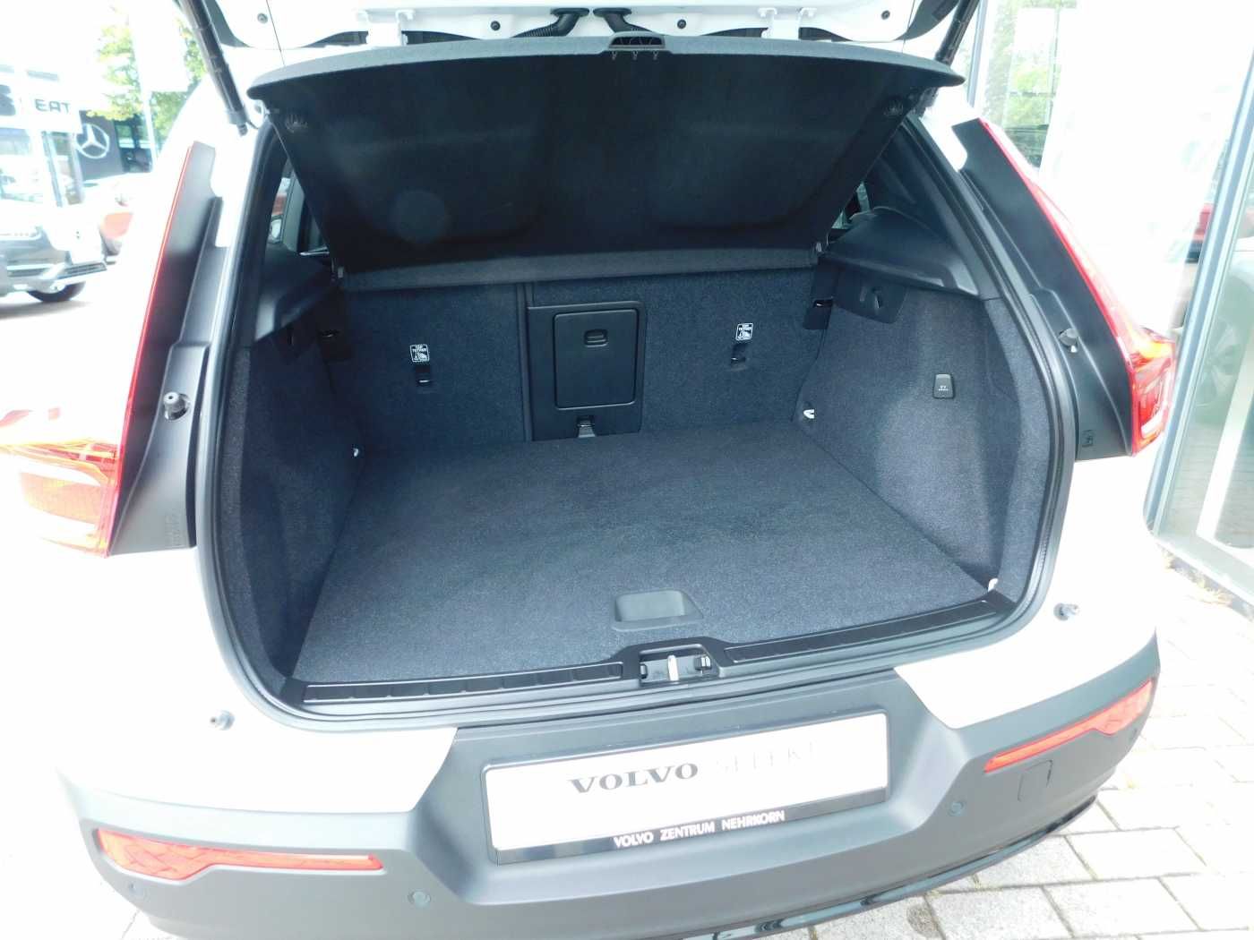 Fahrzeugabbildung Volvo XC40 T4 Recharge Plus Dark