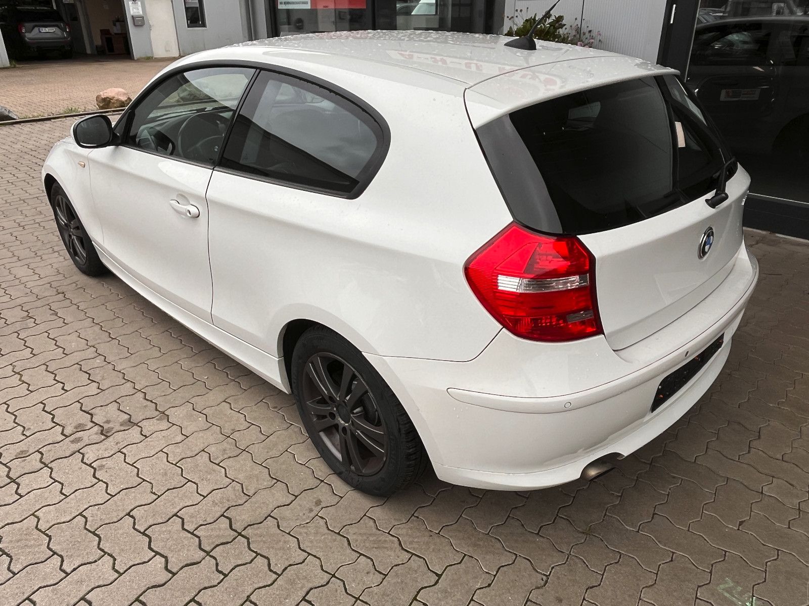 Fahrzeugabbildung BMW 116 Baureihe 1 Lim. 116d