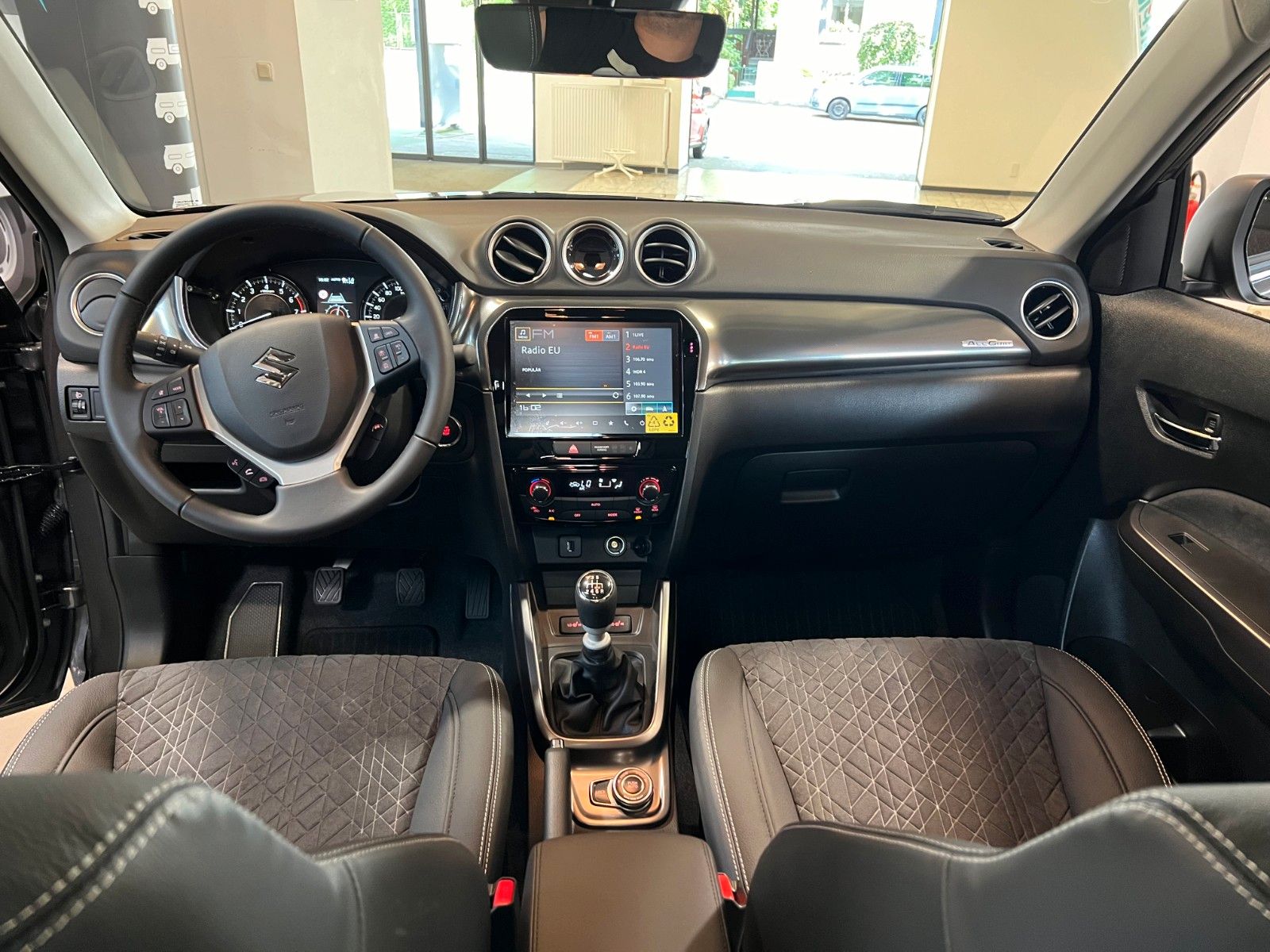 Fahrzeugabbildung Suzuki Vitara 1.4 Comfort+ Allgrip Hybrid *FACELIFT 24*