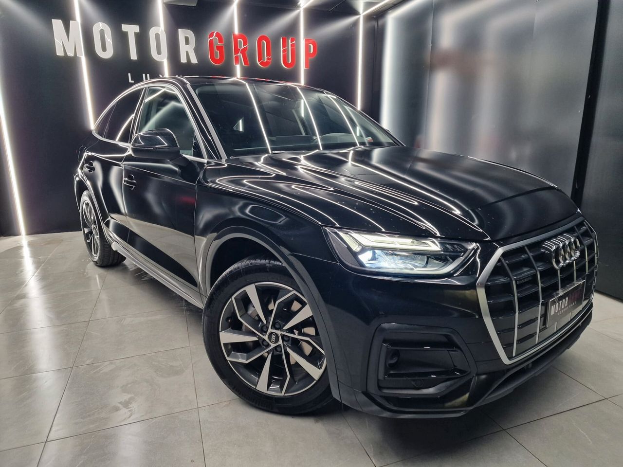 Audi Q5 40 2.0 TDI 204 CV quattro S tronic Busin imagem 3