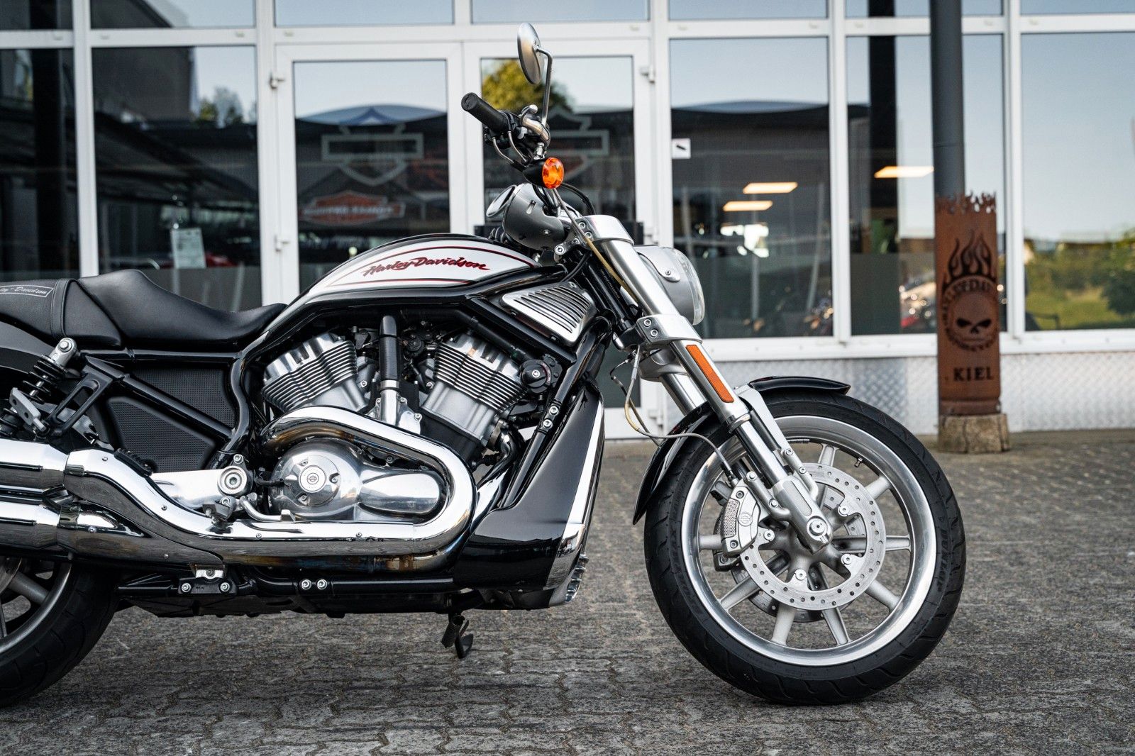 Fahrzeugabbildung Harley-Davidson VRSCR STREET ROD - SEHR GEPFLEGT -