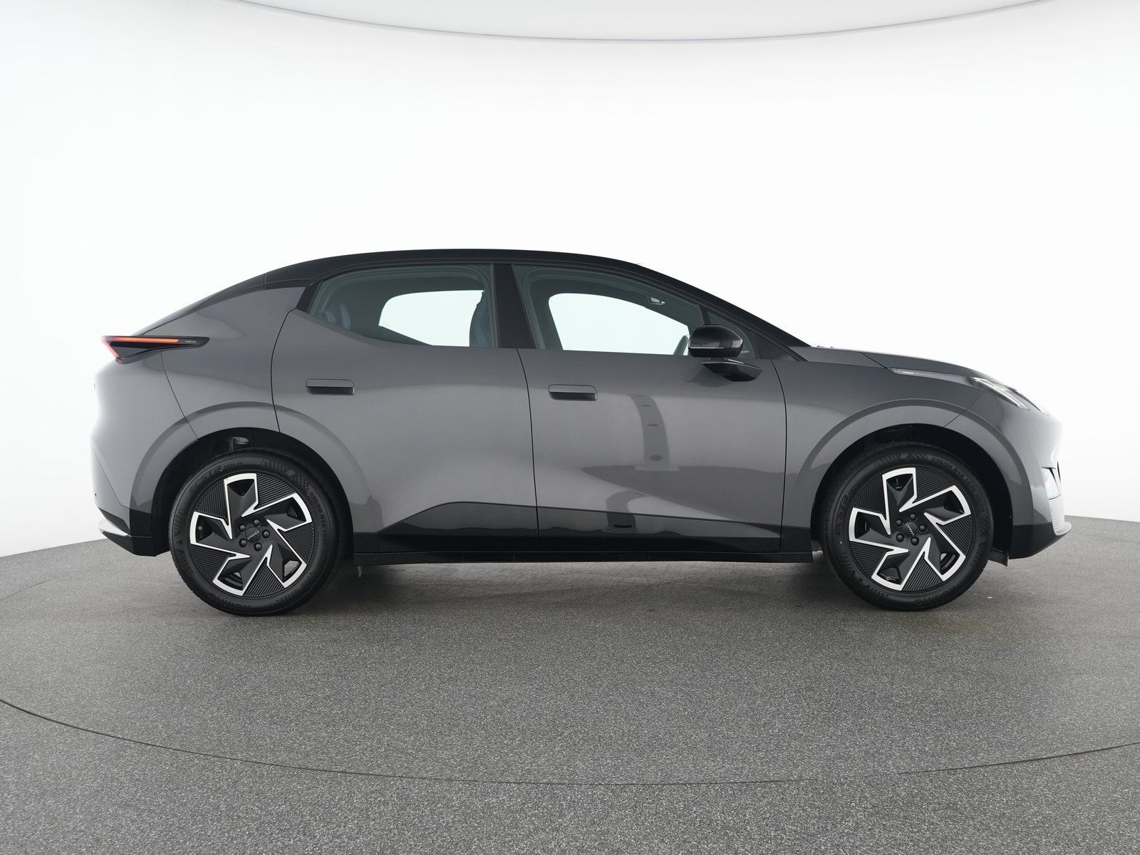 Lynk & Co 02