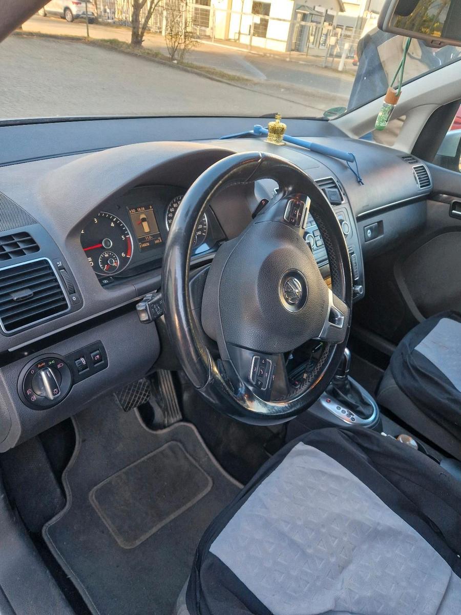 Volkswagen Touran 2010 — двигун 170 HP (125kW)