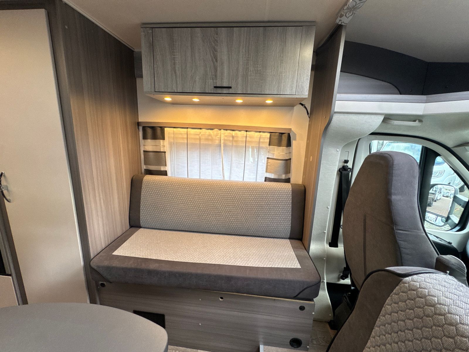 Fahrzeugabbildung Hobby T 65 HKM OPTIMA ON TOUR IC-LINE MAXXAIR BEARLOCK