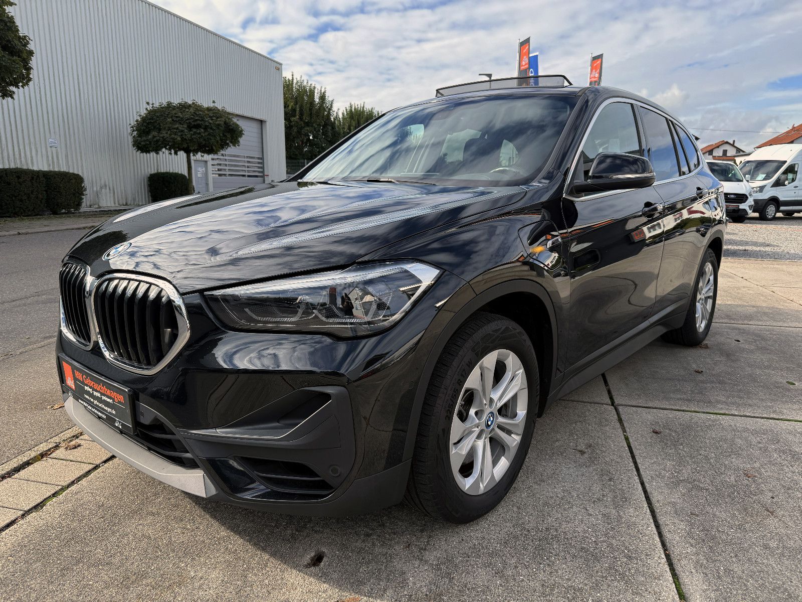 Fahrzeugabbildung BMW X1 xDrive25e Advantage ACC KAM AHK PANO HUD H&K