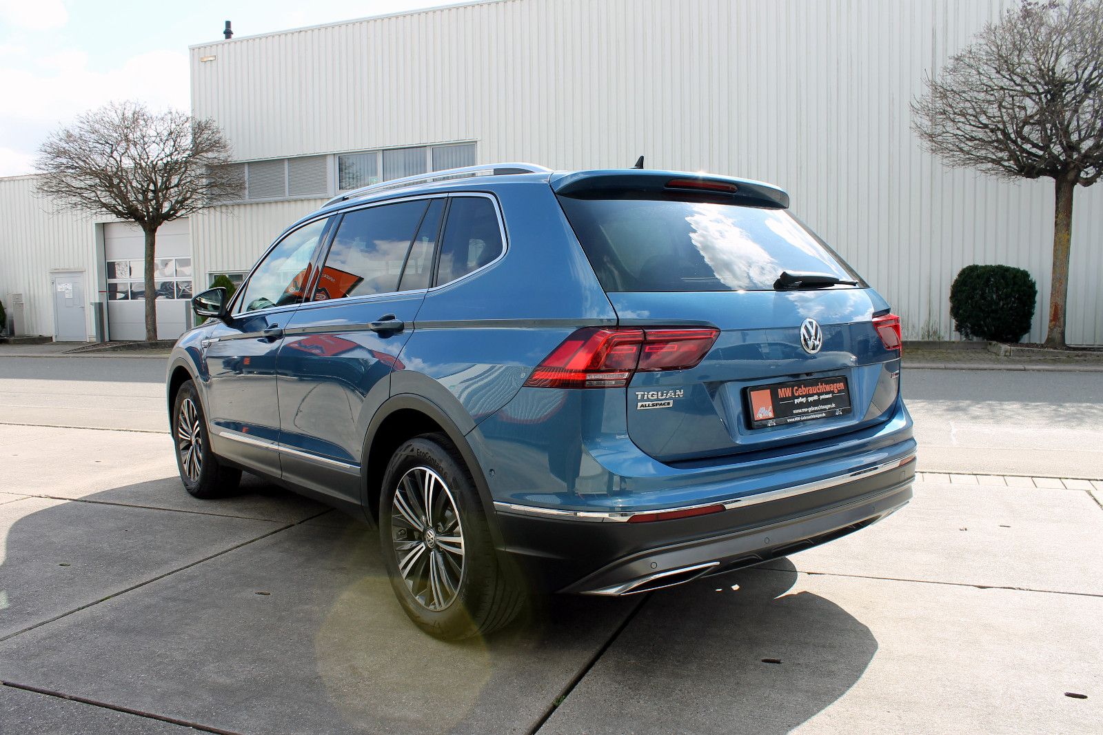 Fahrzeugabbildung Volkswagen Tiguan 2.0 TSI Allspace Highl. 4M. LED ACC 360°