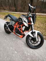 KTM 690 Duke  - KTM 690