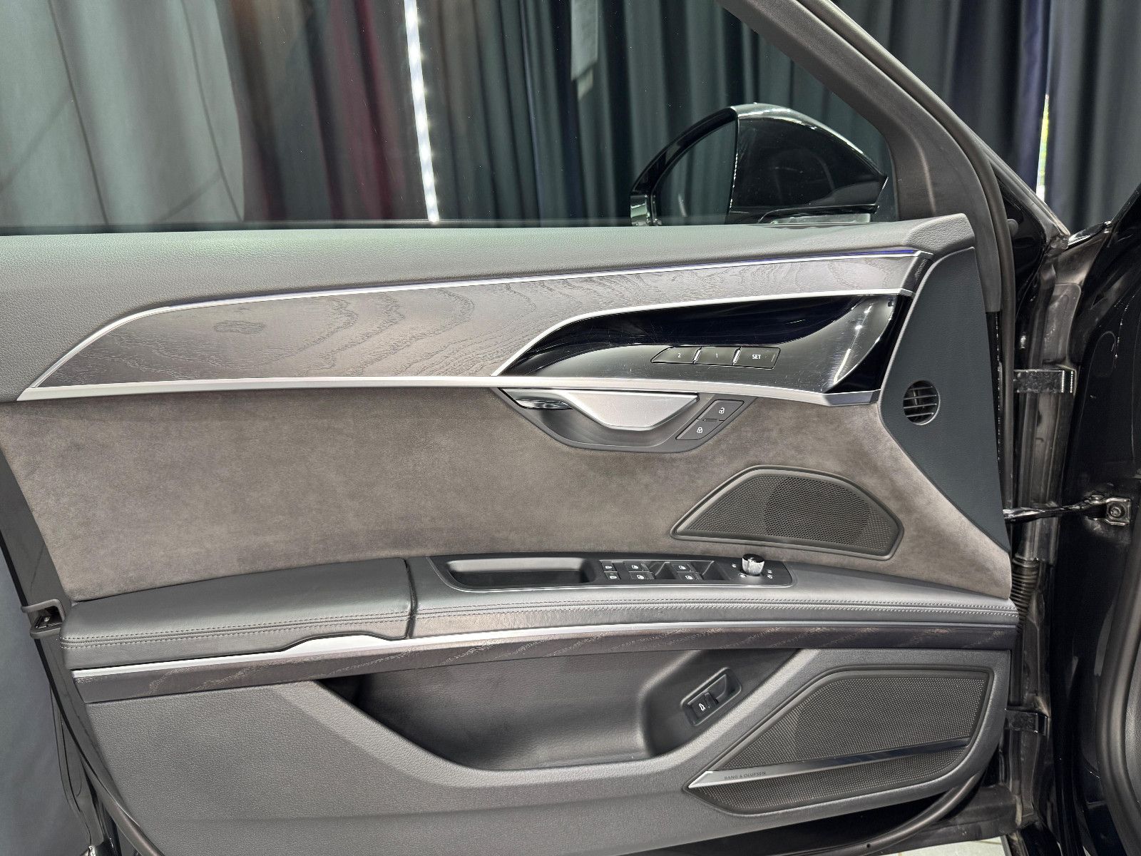 Fahrzeugabbildung Audi A8 50 TDI quattro|B&O|HUD|PANO|MATRIX