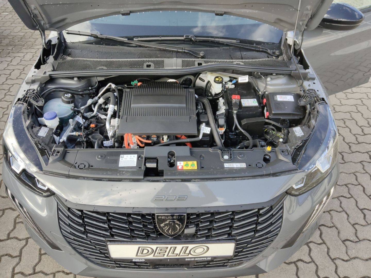 Peugeot e-208 - Bild 14
