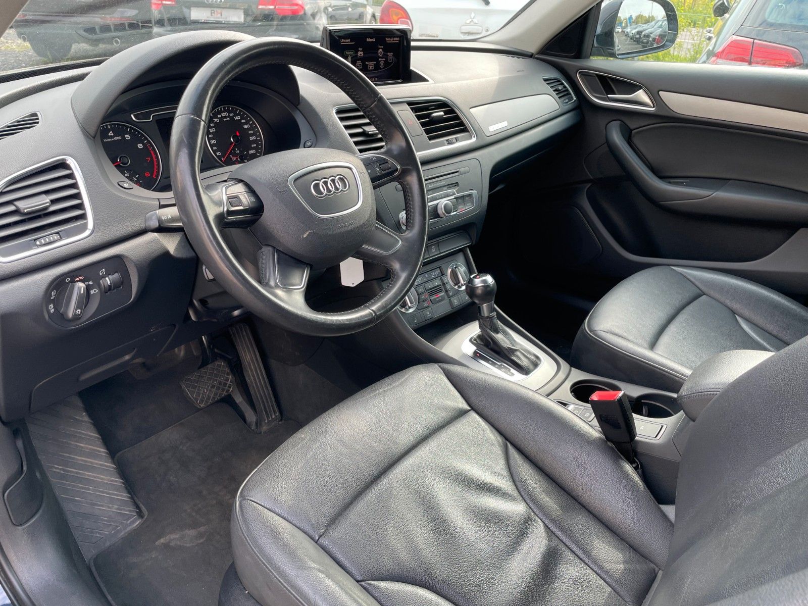 Fahrzeugabbildung Audi Q3 2.0 TFSI quattro Aut. Navi Xenon Leder PDC