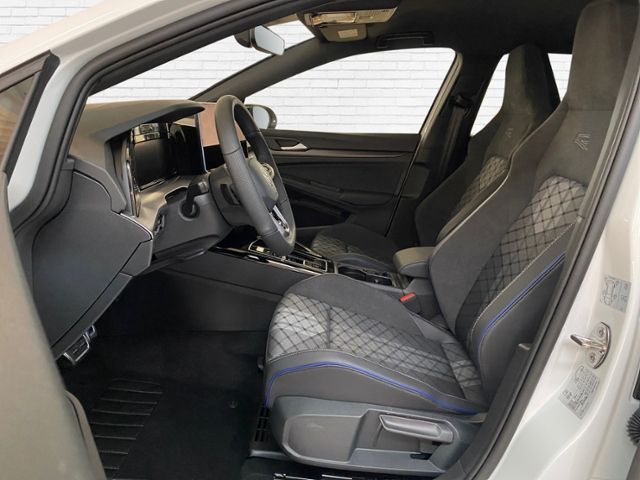 Fahrzeugabbildung Volkswagen Golf VIII Variant 1,5 l eTSI R-Line DSG KLIMA LE