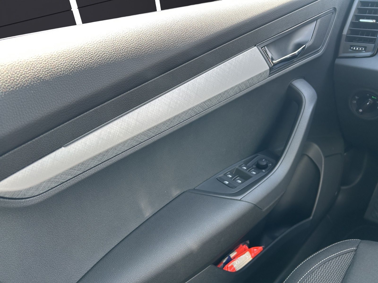 Fahrzeugabbildung SKODA Karoq 1.5 TSI Balance 3J ASG ACC MATRIX AHK RFK