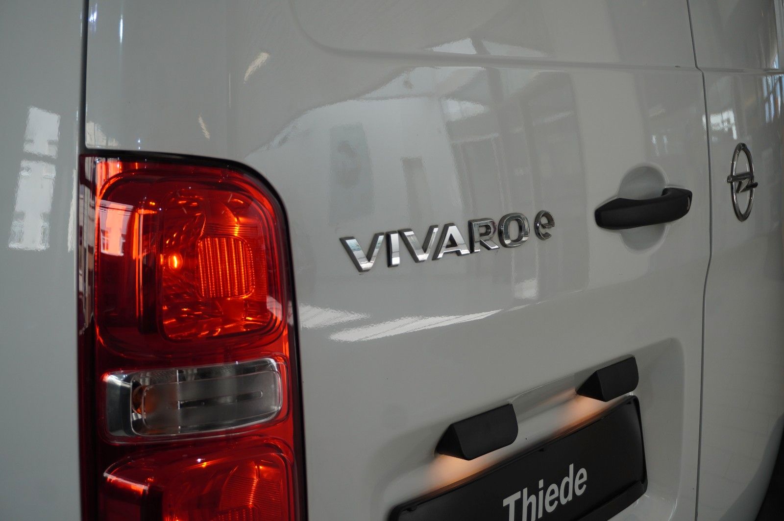 Fahrzeugabbildung Opel Vivaro-e Cargo Edition "M" KLIMA/PDC/TEMP./USB