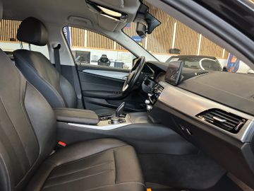 BMW 520 i Touring*1. Hand*Klima*SHZ*Kamera*Navi*AHK*