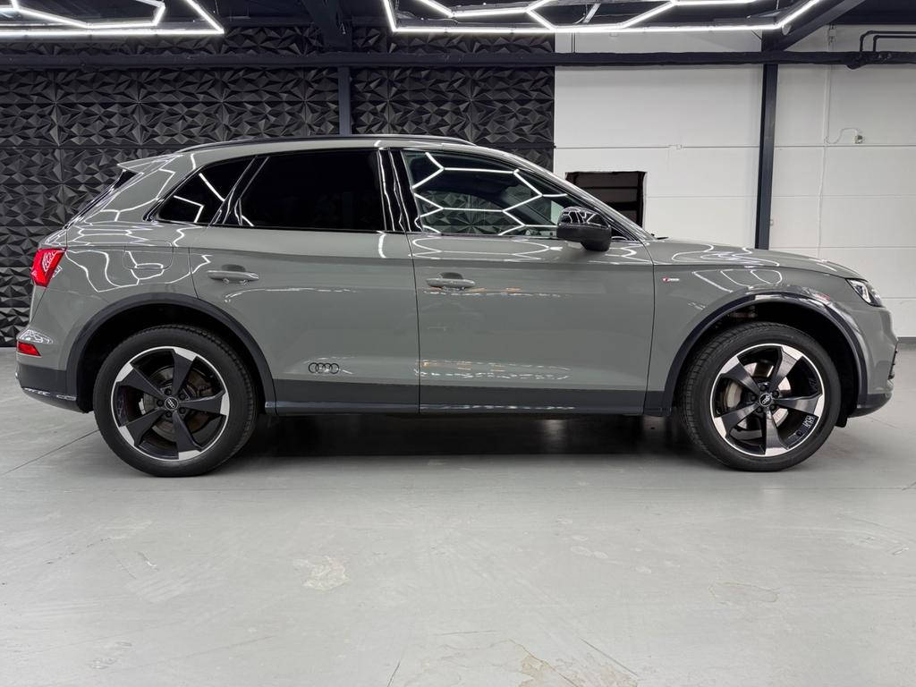 Audi Q5 2.0 TDI quattro S line Black, Foto 7 von 50