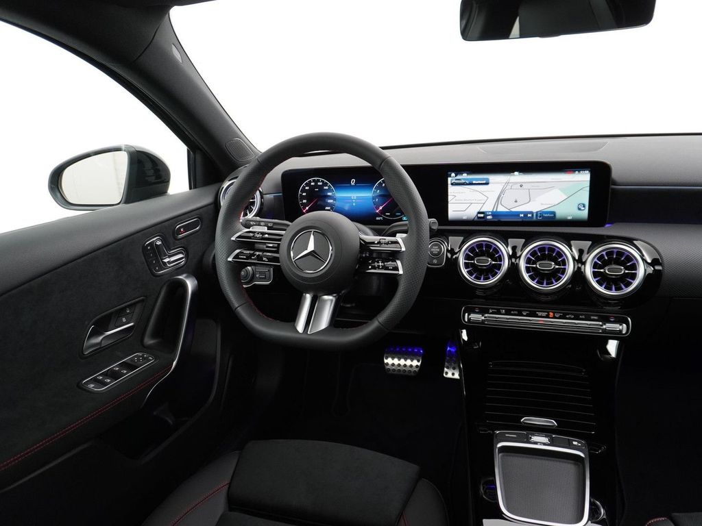Mercedes-Benz A 180 Star Edition AMG Line | Panorama - Schiebe