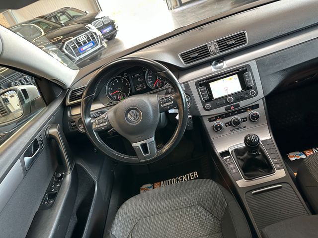 MYAUTOCENTER – Gebraucht- und Jahreswagen mit Werkstattservice in Pfaffenhofen Volkswagen Passat *ACC*NAV*AHK*PDC*SitzHZ*2-ZONEN*TotWinkel