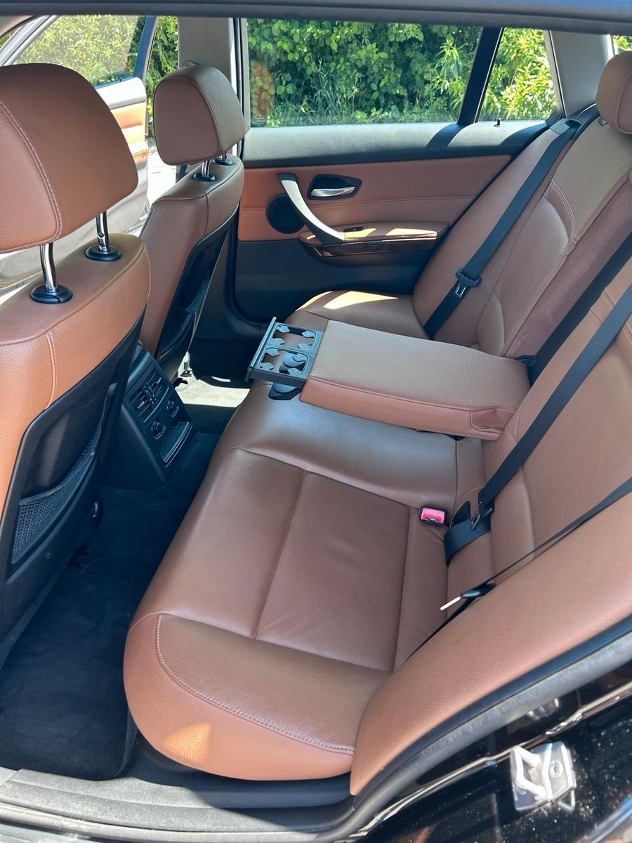 BMW 320 2010 — photo 8