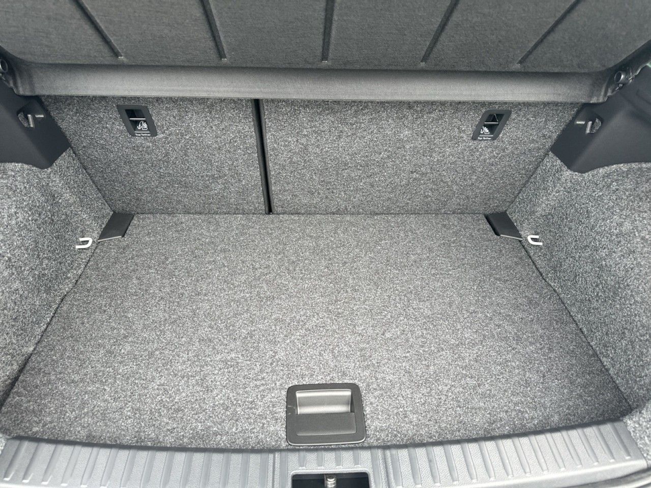 Fahrzeugabbildung SEAT Ibiza FR 1.0 TSI 85 kW - mit KI generiert/bearbeitet
