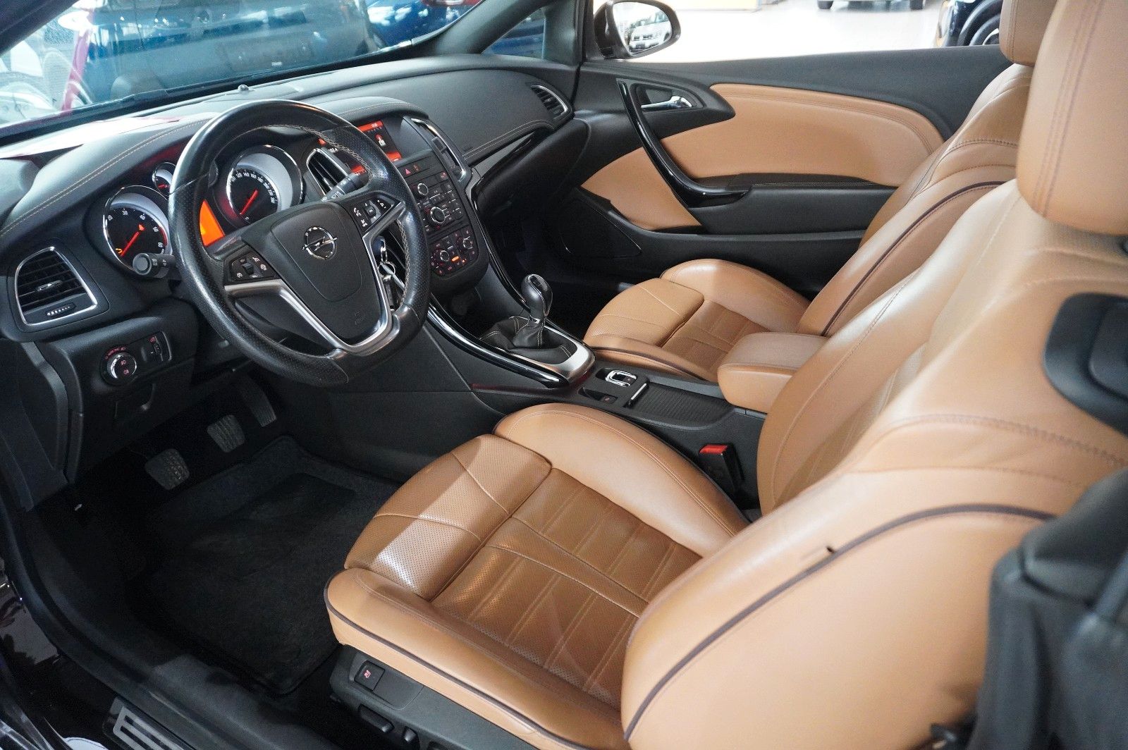 Fahrzeugabbildung Opel Cascada 2.0D ACTICE NAVI/LED/KAMERA/SPORT/SHZ