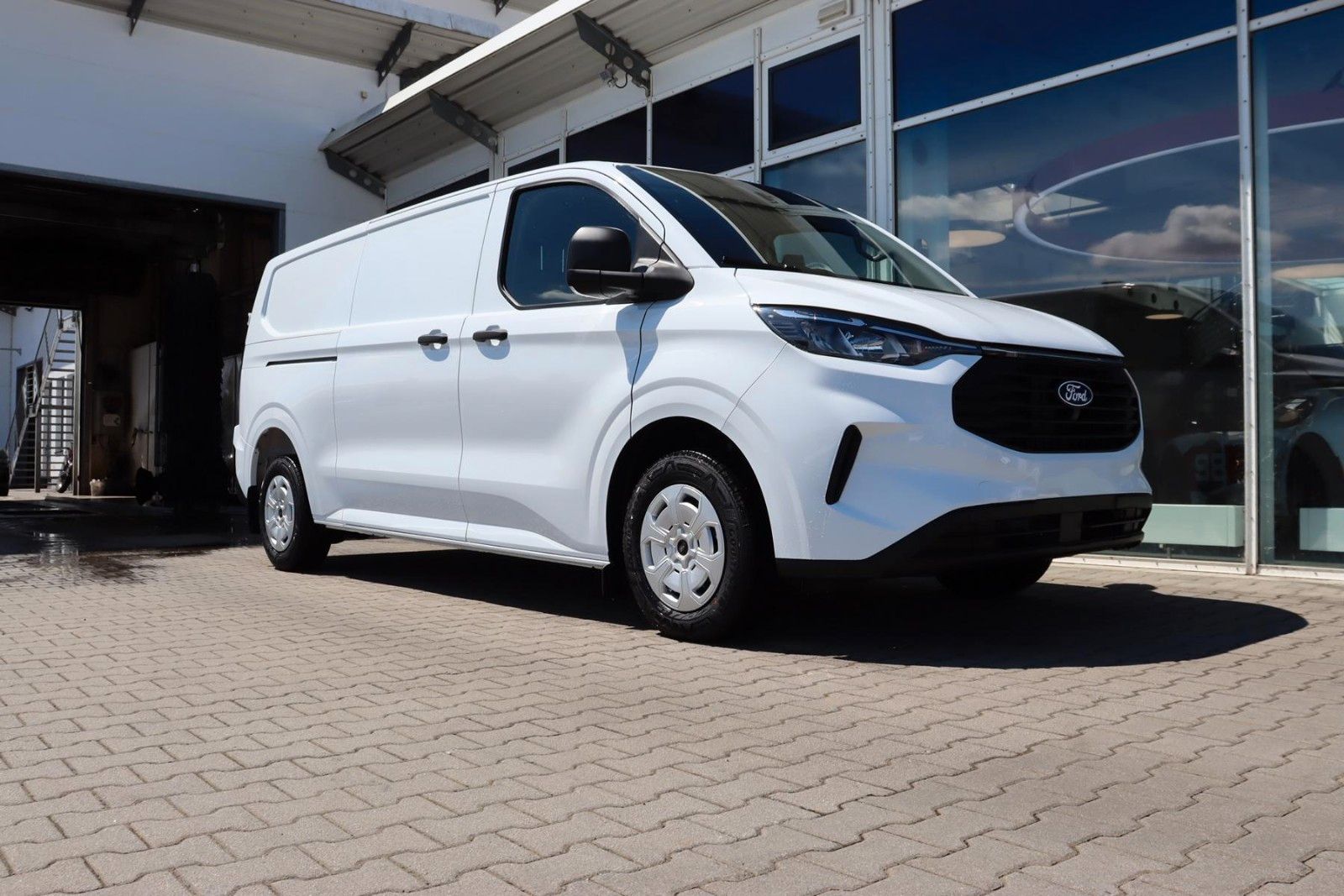 Ford Transit Custom Trend 320/L2 2.0 3-Sitzer AHK