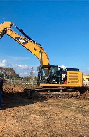 JCB Caterpillar 330 FLN