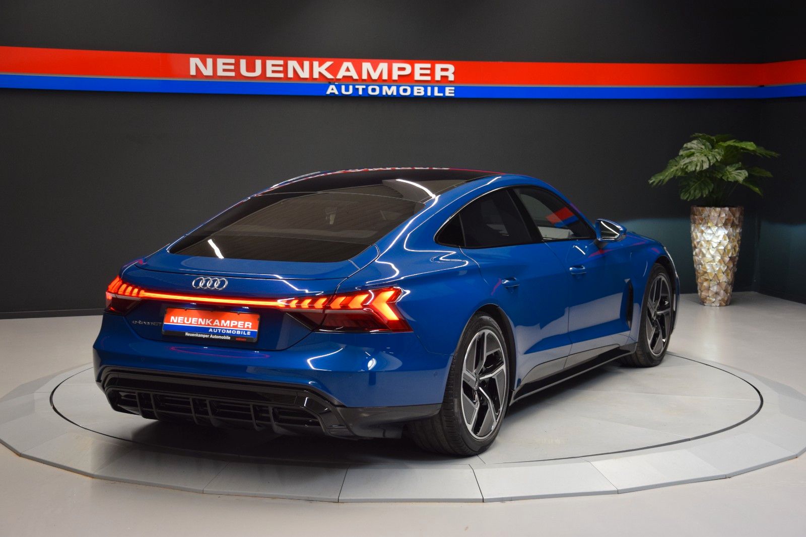 Fahrzeugabbildung Audi e-tron GT quattro Leder Panorama ACC HeadUp B&O
