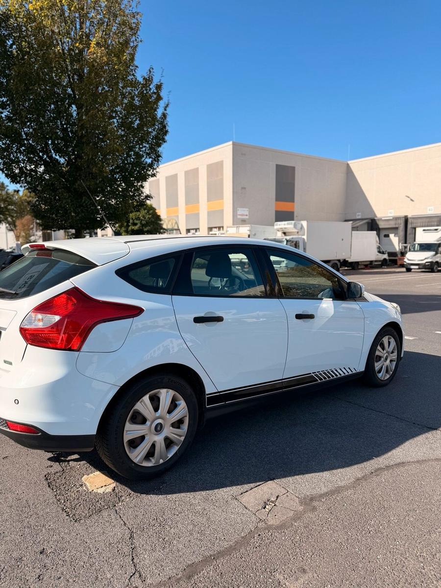 Ford Focus 2014 — engine 101 HP (74kW)