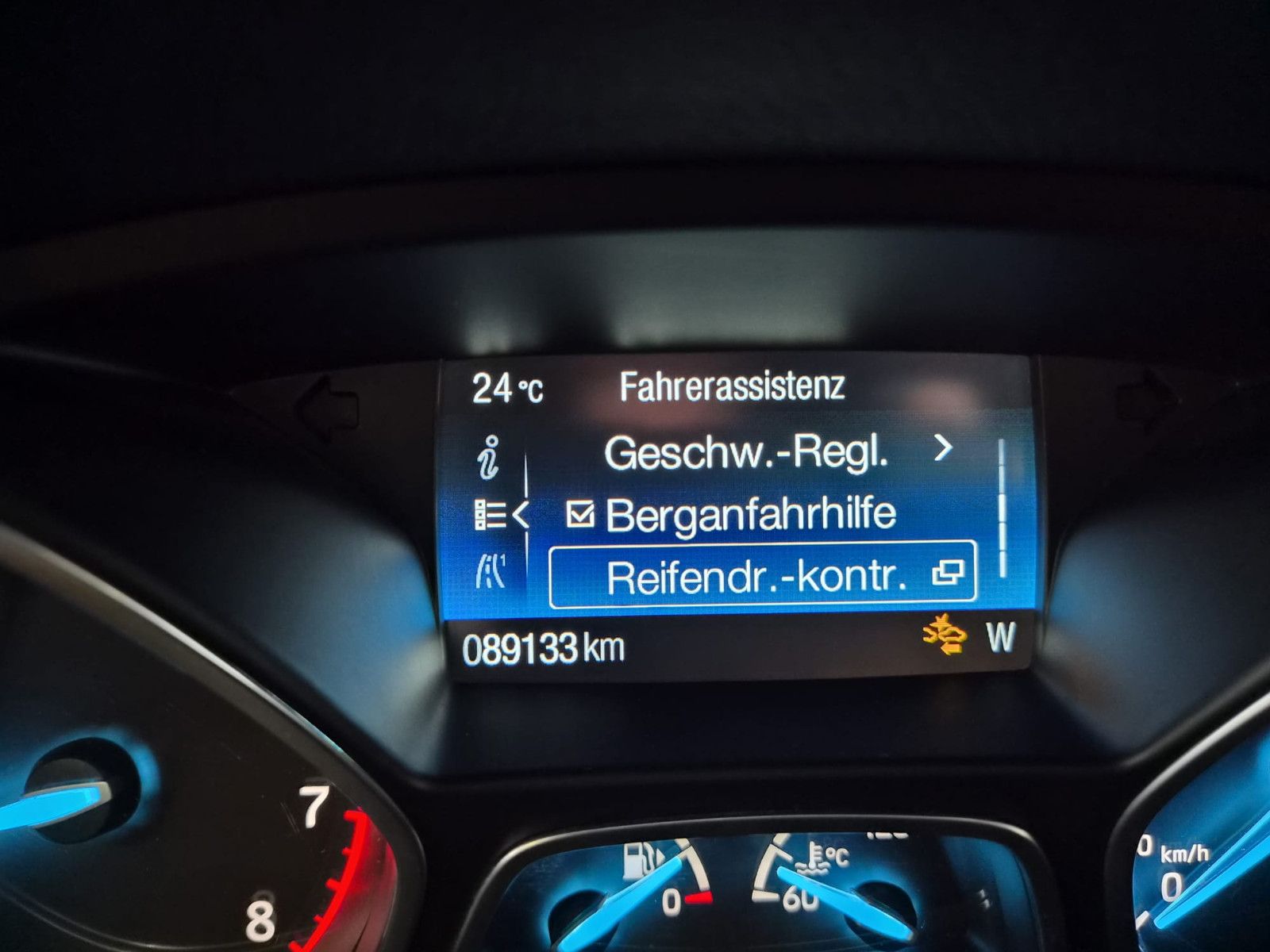 Fahrzeugabbildung Ford Kuga ST-Line/Xenon/GARANTIE/1. HAND