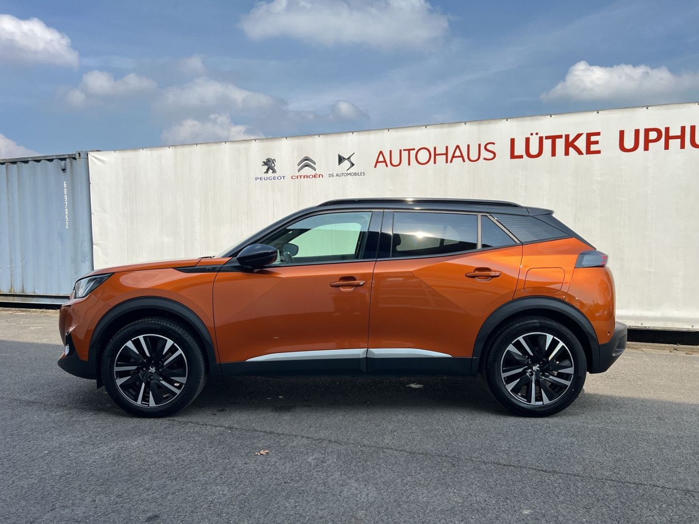 Fahrzeugabbildung Peugeot 2008 GT Elektro 136 Navi ACC CarPlay SHZ