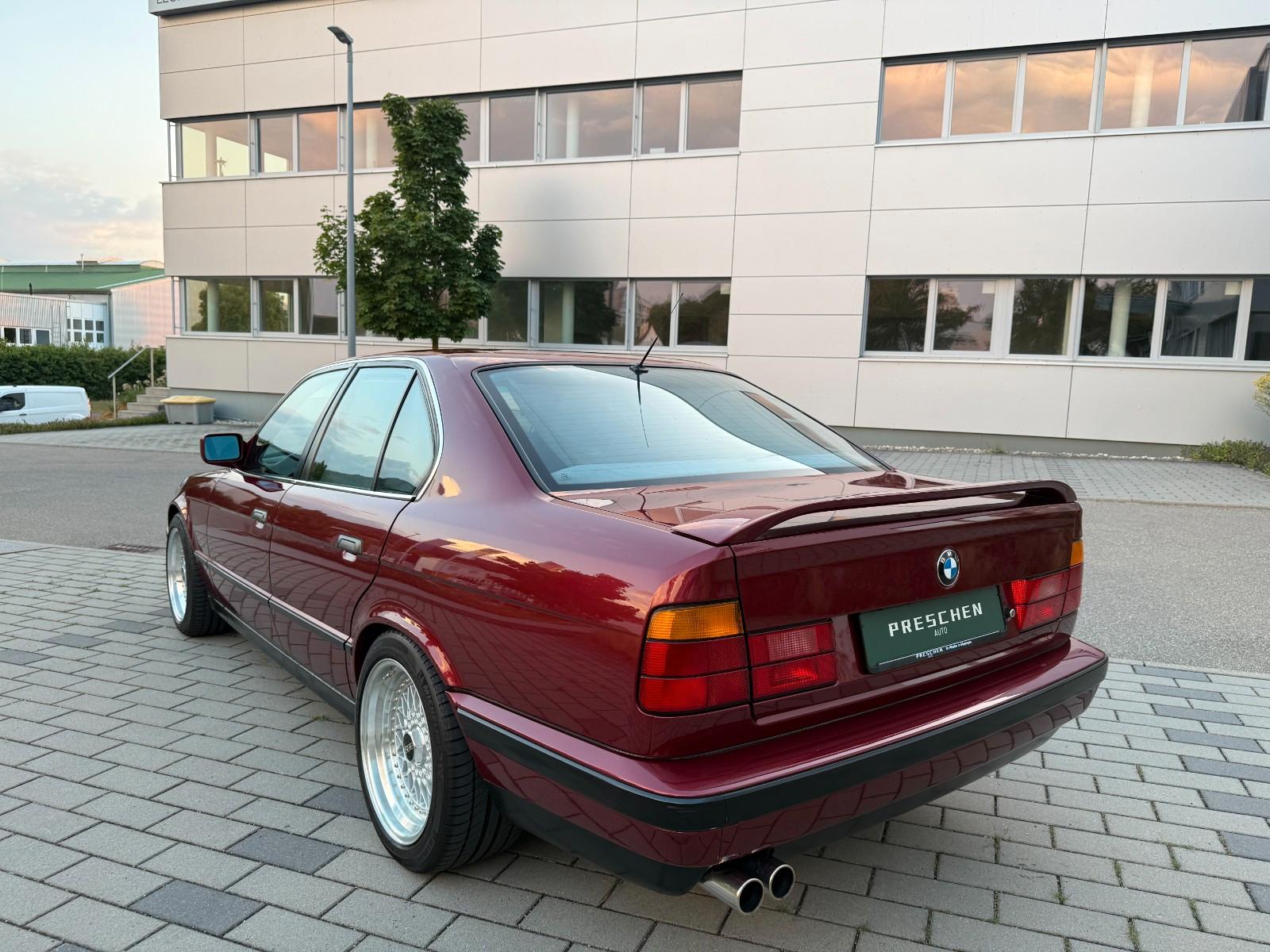 BMW 525I - 192 CV - TOIT OUVRANT -  BVM - VOLANT CUIR