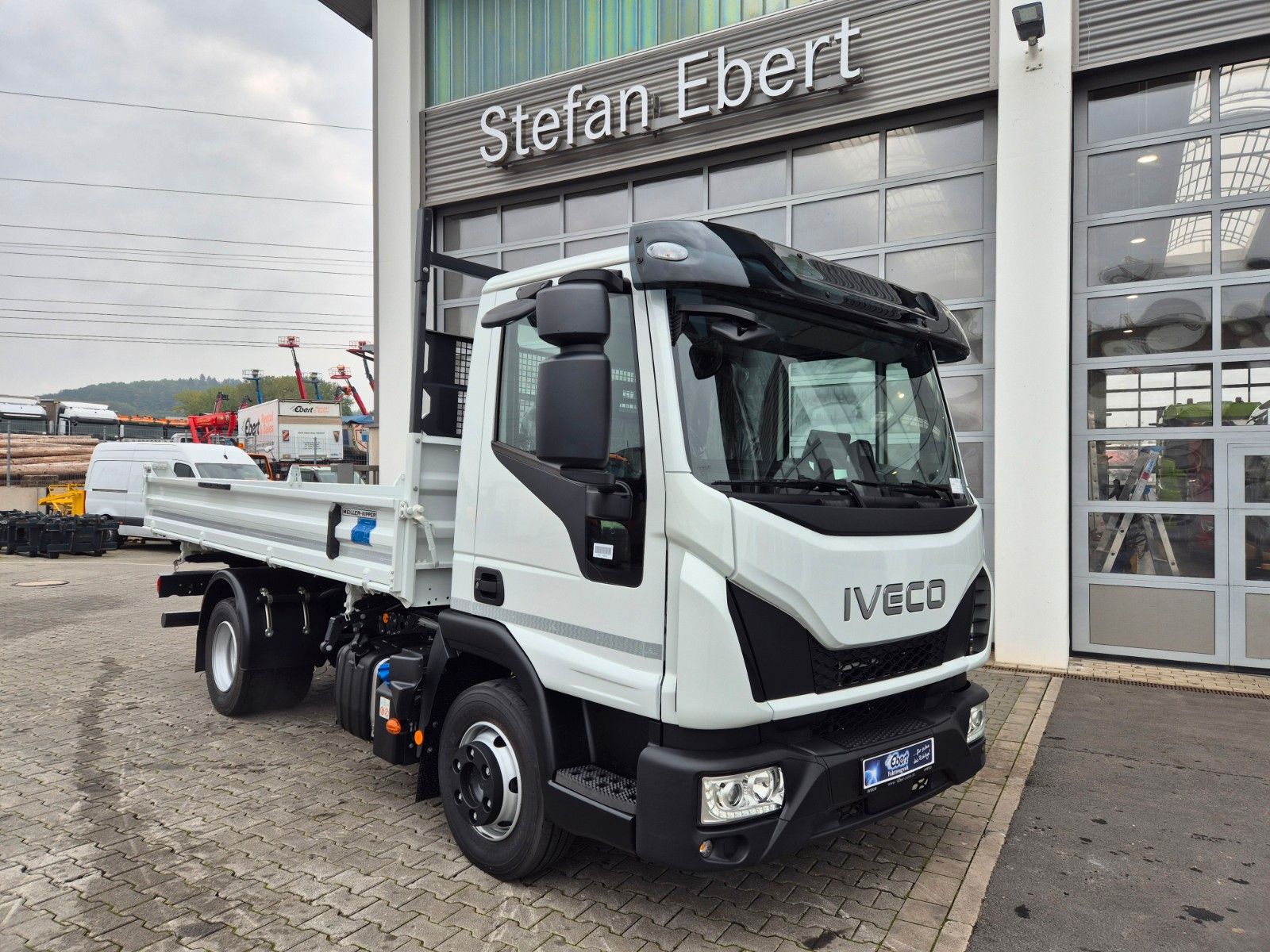 Fahrzeugabbildung Iveco Eurocargo ML80E21 Meiller Kipper 2x AHK 3 Sitze
