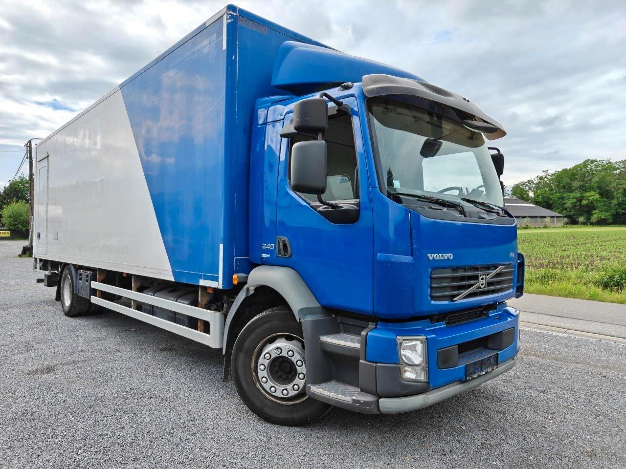 Volvo FL7 240 Boxtruck 8.4 meters Euro5