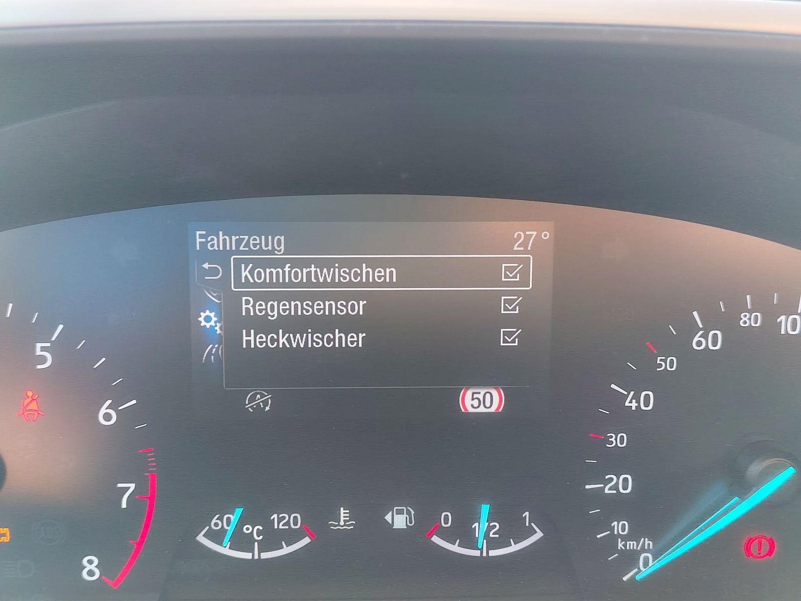 FORD Focus  Turnier 1.0 EcoBoost Cool&amp;Connect Navi – Bild 15
