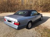 Mercedes-Benz  E 220 Cabrio Sportline Perlblau me - Mercedes-Benz E-Class aus 1994