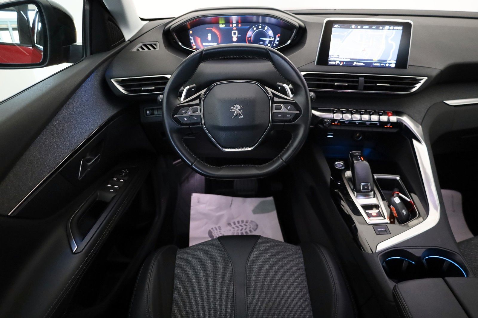 Fahrzeugabbildung Peugeot 3008 Allure T.Leder,Navi,SH,PDC,360°,Apple CarPl