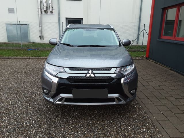 Mitsubishi Outlander Plug In-Hybrid EV *PRIVATVERKAUF*