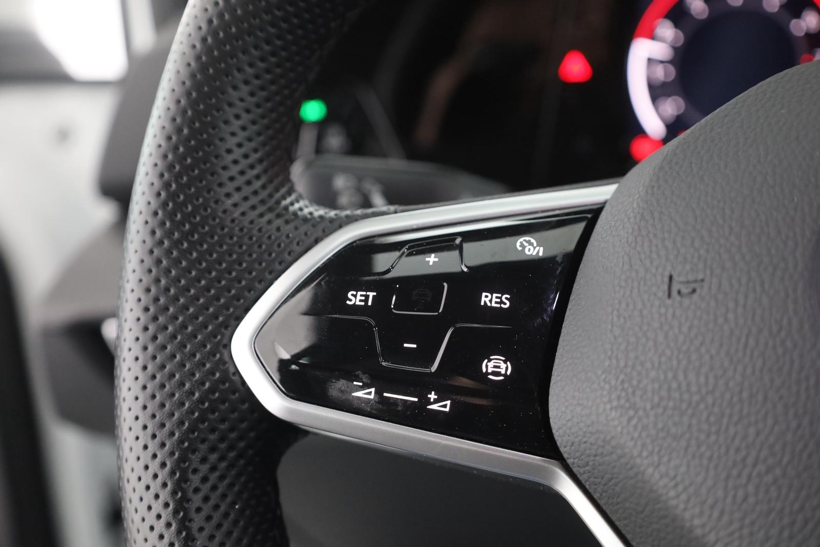 Volkswagen Golf VIII 2.0 GTI LED Navi AHK Winterpaket DAB, миниатюра 15