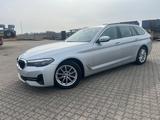 BMW 530 5 Touring 530 d - silberne BMW 530