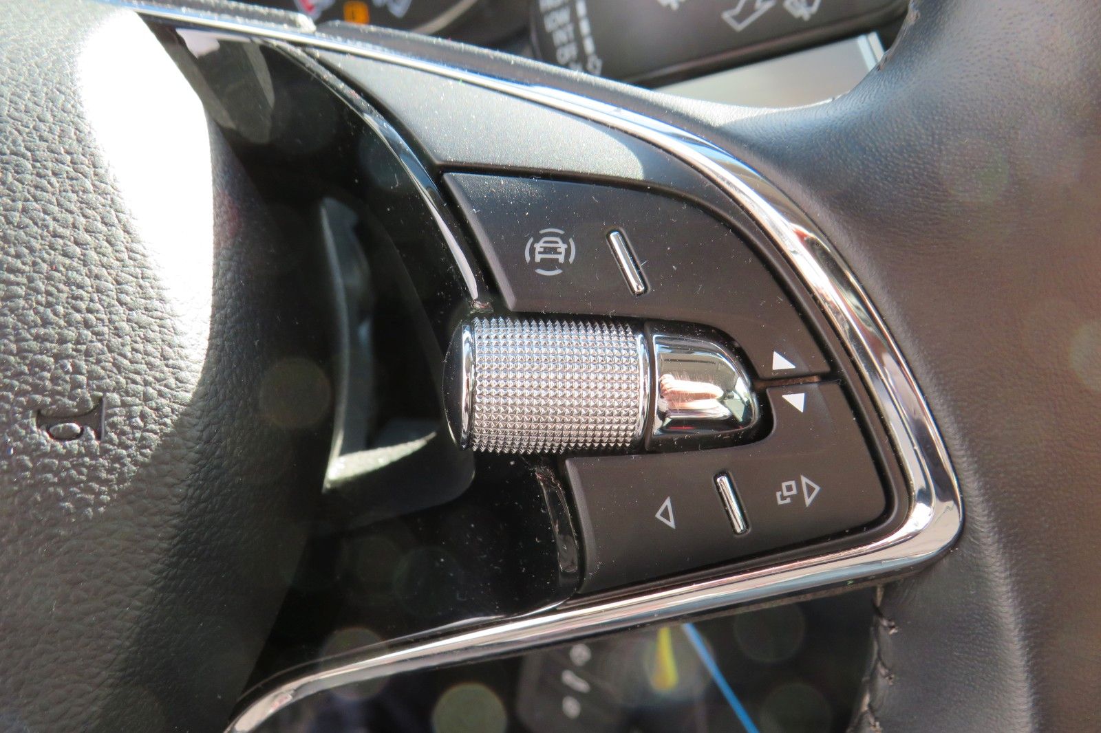 Fahrzeugabbildung SKODA Fabia Combi Ambition SITZH. GRA PDC NAVI APP 1.H