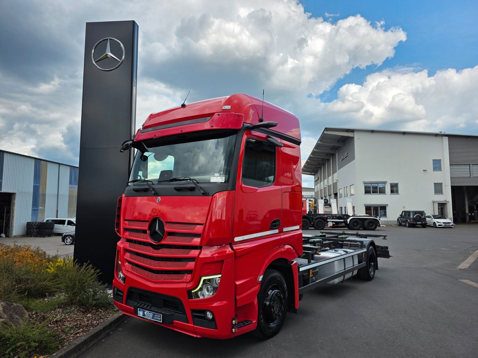 Fahrzeugabbildung Mercedes-Benz Actros 1843 LL BDF Fahrschule S&G 6 Sitze AHK