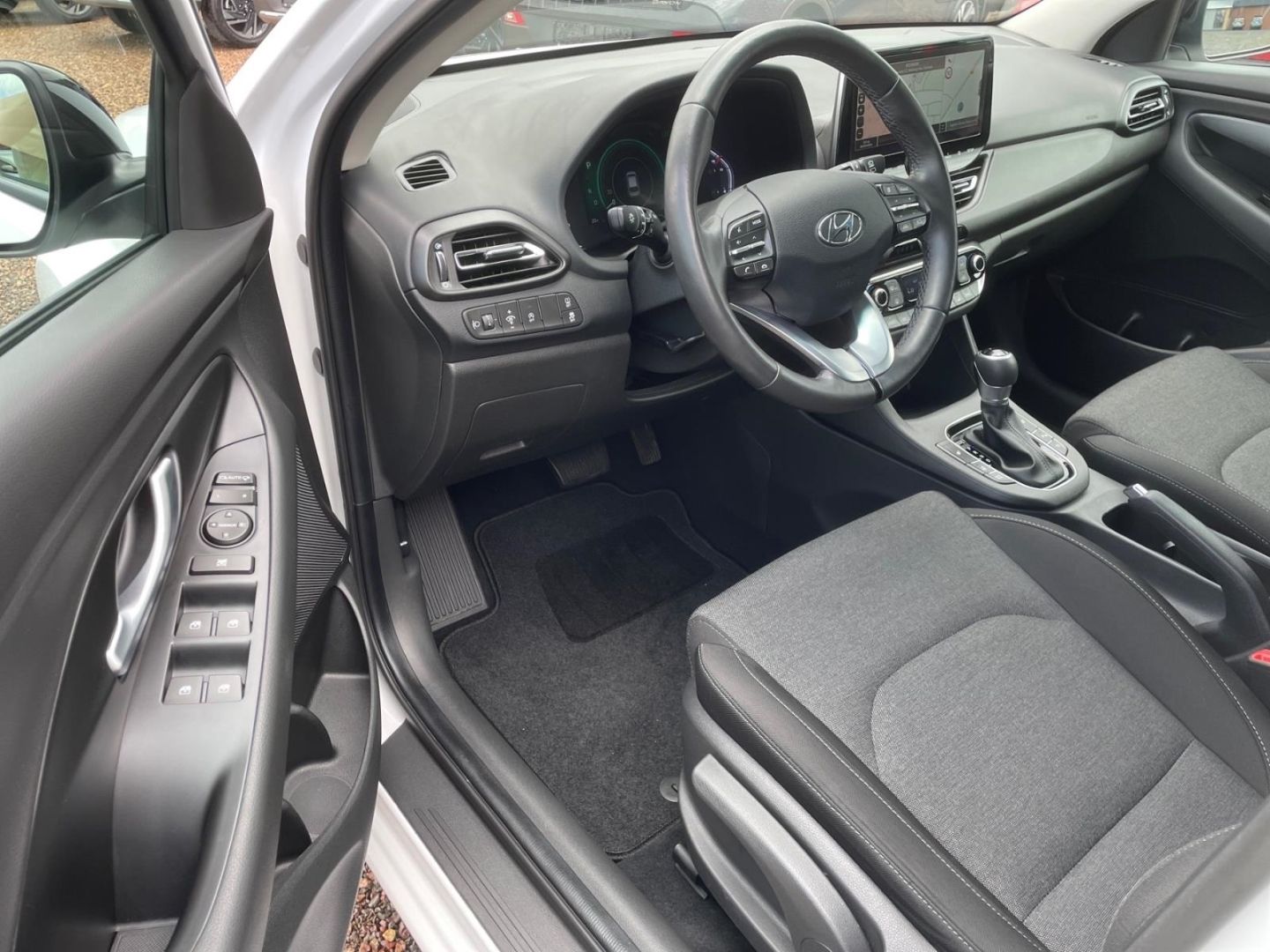 Fahrzeugabbildung Hyundai i30 1.5T Mild-Hybrid Edition 30 Plus Sitzheizung