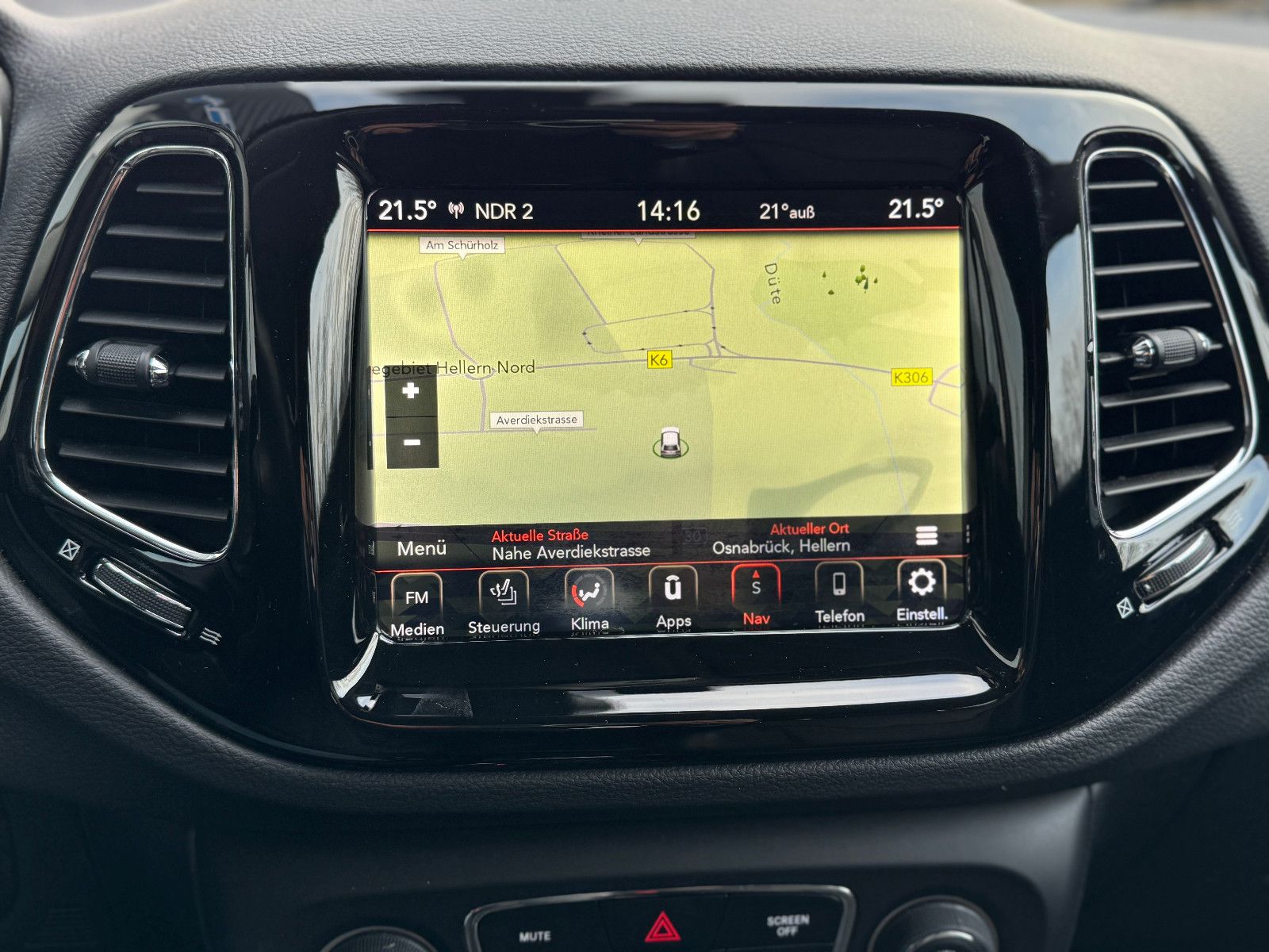 Fahrzeugabbildung Jeep Compass Limited Premium 4WD Leder LED Navi