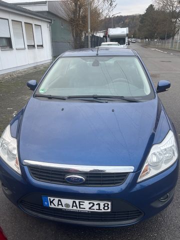 Ford Focus 1,4 aus erster Hand, TÜV neu