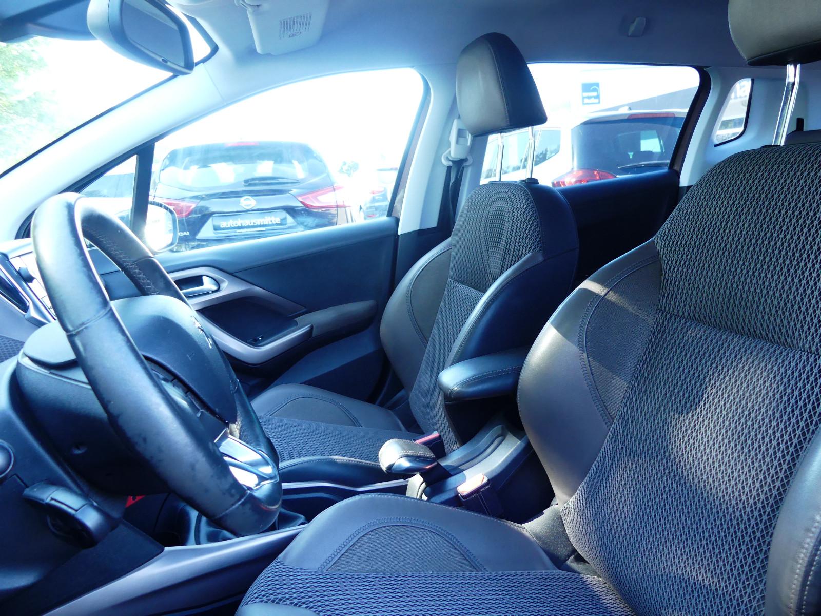 Peugeot 2008 1.6 VTi 120 Allure