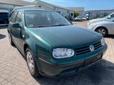 Volkswagen Golf IV 1.4 Basis HU + SERVICE NEU GUTER ZUSTAND - Volkswagen Golf aus 2001: Iv